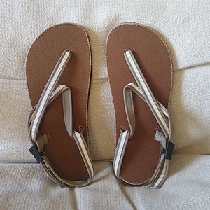 Earth Runner Sandals, Woman's 8.5, Khaki Straps